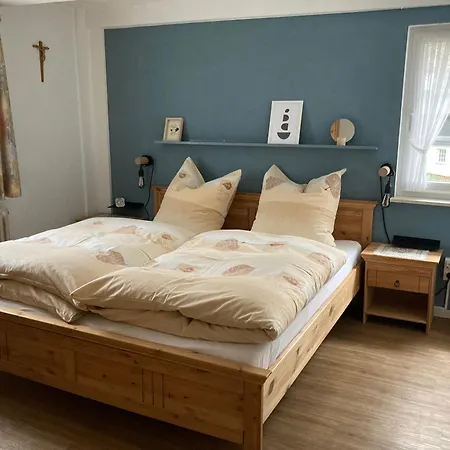 Alois Hennecke Bed and Breakfast *